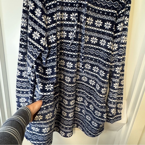 Lands’ End Fleece Pullover Blue White Snowflake 2X - Picture 2 of 6